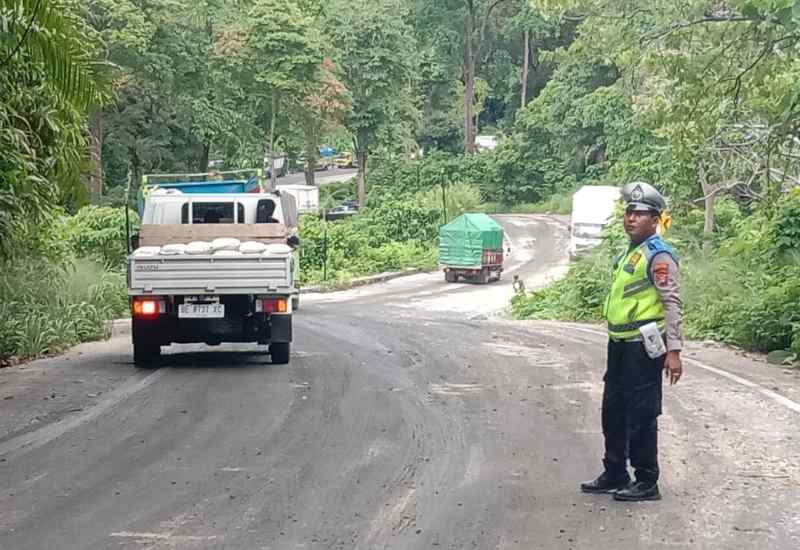 Ada Tumpahan CPO di TNBBS Pengendara Diharap Hati-hati Ada Tumpahan CPO di TNBBS Pengendara Diharap Hati-hati
