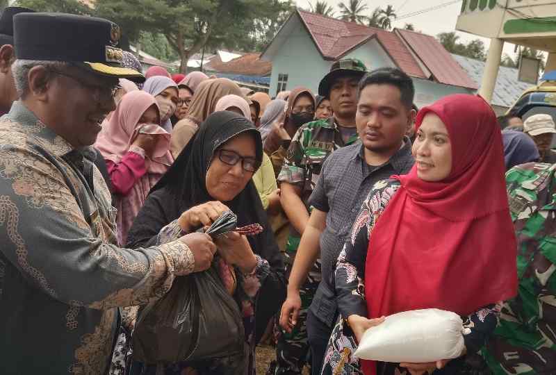 Pj Bupati Aceh Utara Pantau Persediaan Bahan Pokok di Pasar Krueng Geukueh Pj Bupati Aceh Utara Pantau Persediaan Bahan Pokok di Pasar Krueng Geukueh