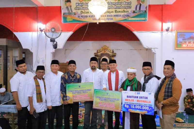 Tim II Safari Ramadhan Sumbar Didampingi Sabar AS Kunjungi Masjid Maulana Seikh Daud Tim II Safari Ramadhan Sumbar Didampingi Sabar AS Kunjungi Masjid Maulana Seikh Daud