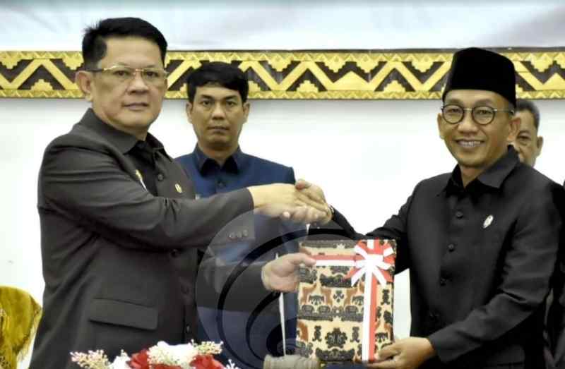 Pj Bupati Tubaba Sampaikan LKPJ tahun 2023 Pj Bupati Tubaba Sampaikan LKPJ tahun 2023