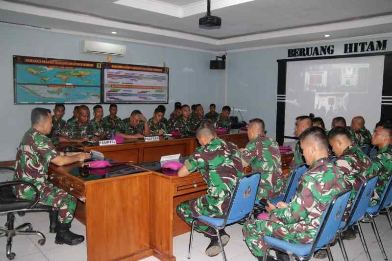 Komandan Brigif 4 Mar/BS Berikan Arahan kepada Seluruh Perwira Komandan Brigif 4 Mar/BS Berikan Arahan kepada Seluruh Perwira