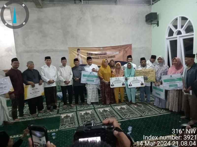 Safari Ramadhan Gubernur dan Bupati Kaur Berikan Sejumlah Bantuan Safari Ramadhan Gubernur dan Bupati Kaur Berikan Sejumlah Bantuan