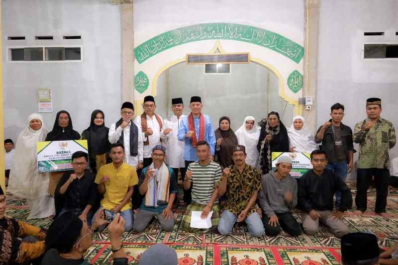 Sabar AS Imam Shalat Tarwih, Tim l Safari Ramadhan Kunjungi Mesjid Nurul Falah Sabar AS Imam Shalat Tarwih, Tim l Safari Ramadhan Kunjungi Mesjid Nurul Falah