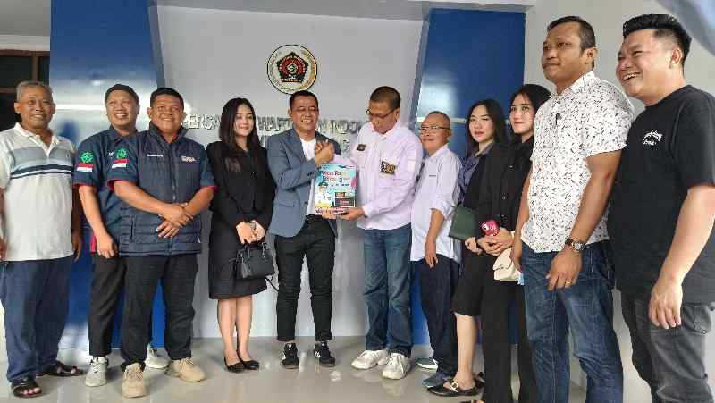 Penyelenggara PRL 2024 Kunjungan Silaturahmi ke Kantor PWI Lampung Penyelenggara PRL 2024 Kunjungan Silaturahmi ke Kantor PWI Lampung