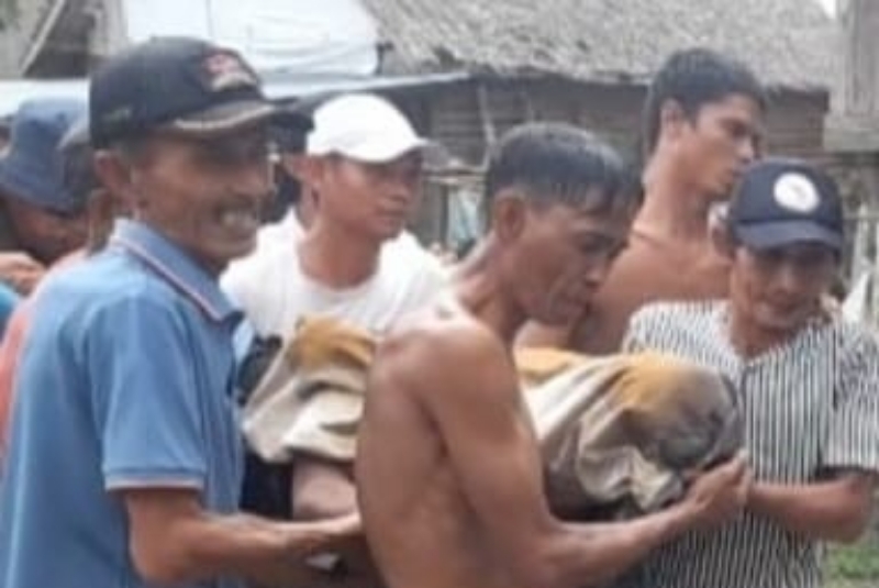 Korban Tenggelam di Desa Tanjung Laut Kini Sudah Ditemukan Warga, Sudah Tak Bernyawa Korban Tenggelam di Desa Tanjung Laut Kini Sudah Ditemukan Warga, Sudah Tak Bernyawa
