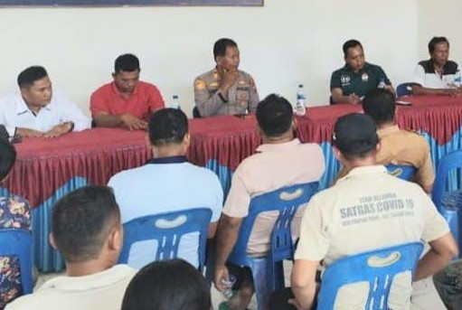 Jajaran Polres Sergai, Ajak Warga Bentuk Satkamling untuk Cegah Kejahatan Jajaran Polres Sergai, Ajak Warga Bentuk Satkamling untuk Cegah Kejahatan