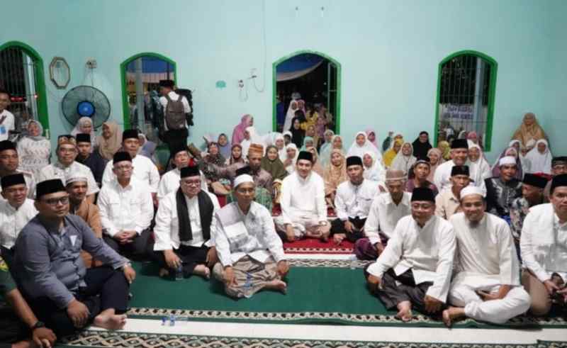 Bupati Panca Sapa Warga Sungai Pinang III Dalam Safari Ramadhan Perdananya Bupati Panca Sapa Warga Sungai Pinang III Dalam Safari Ramadhan Perdananya