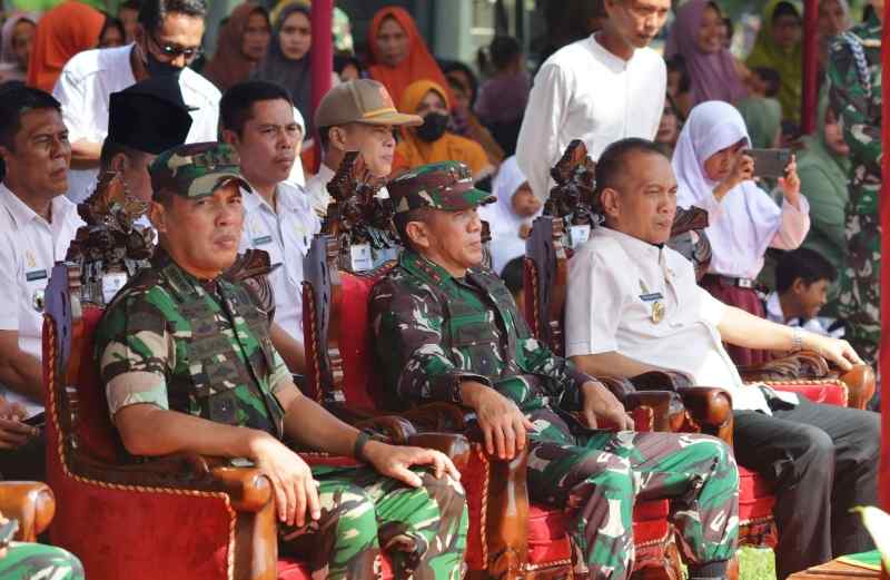 Pangdam II/Swj Resmi Tutup TMMD Ke -119 Kodim 0411/KM Pangdam II/Swj Resmi Tutup TMMD Ke -119 Kodim 0411/KM