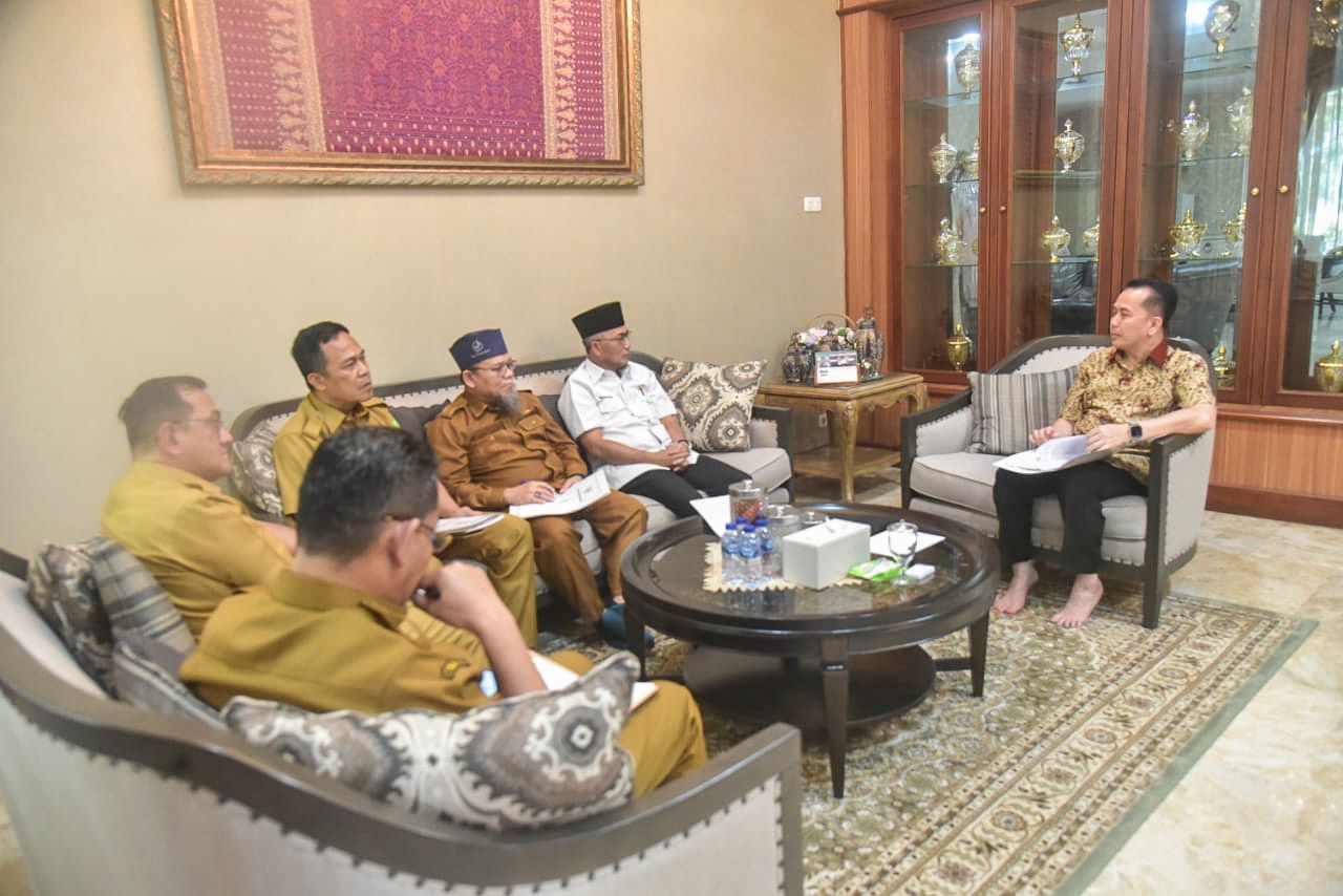 Sowan ke Pj Gubernur, Pj Bupati Apriyadi Laporkan Progress Pembangunan Jalan Tol di Muba Sowan ke Pj Gubernur, Pj Bupati Apriyadi Laporkan Progress Pembangunan Jalan Tol di Muba