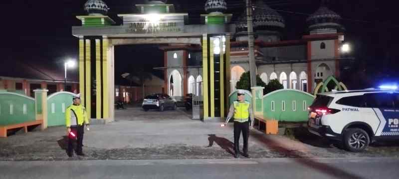 Sat Lantas Polres Simalungun Gelar Blue Light Patrol untuk Pengamanan Sholat Tarawih Sat Lantas Polres Simalungun Gelar Blue Light Patrol untuk Pengamanan Sholat Tarawih