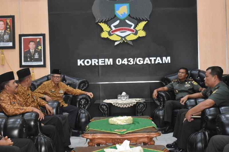 Danrem 043/Gatam Sambut Silaturahmi Ketua DPD Pepabri Provinsi Lampung Danrem 043/Gatam Sambut Silaturahmi Ketua DPD Pepabri Provinsi Lampung