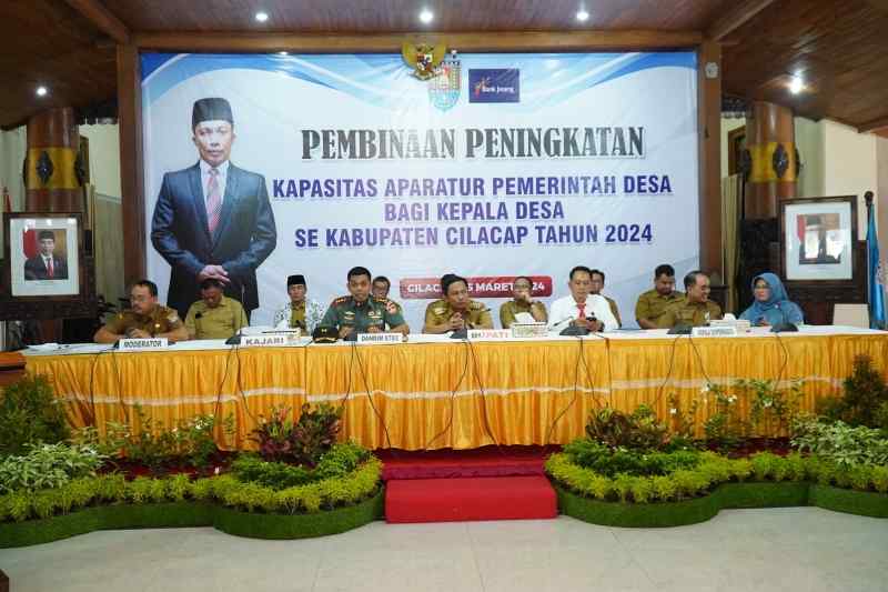 Dandim 0703/Cilacap Berikan Wawasan Kebangsaan Kepada Ratusan Kepala Desa se-Kabupaten Dandim 0703/Cilacap Berikan Wawasan Kebangsaan Kepada Ratusan Kepala Desa se-Kabupaten