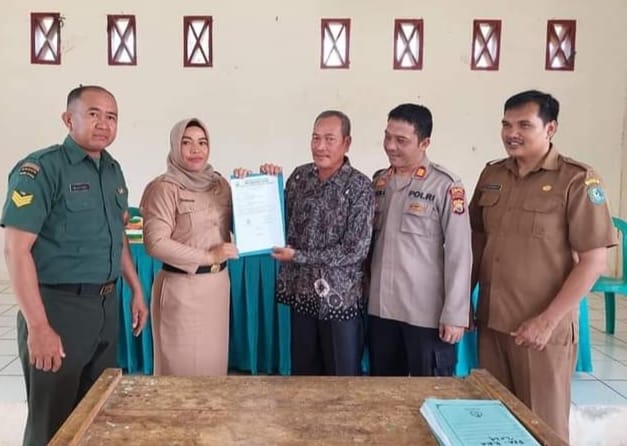 Camat Tetap Diserah Terimakan Camat Tetap Diserah Terimakan