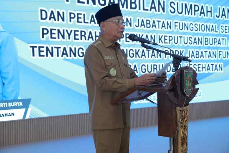 Bupati Surya: Pengadaan PPPK Tidak Ada Pungutan Biaya, Maka Bersyukur Telah Lulus Bupati Surya: Pengadaan PPPK Tidak Ada Pungutan Biaya, Maka Bersyukur Telah Lulus