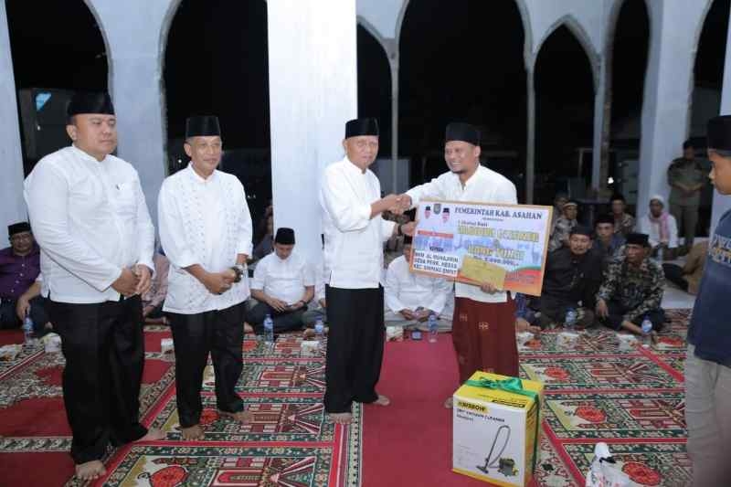 Bupati Asahan Safari Ramadhan di Mushollah Al-Muhajirin Bupati Asahan Safari Ramadhan di Mushollah Al-Muhajirin