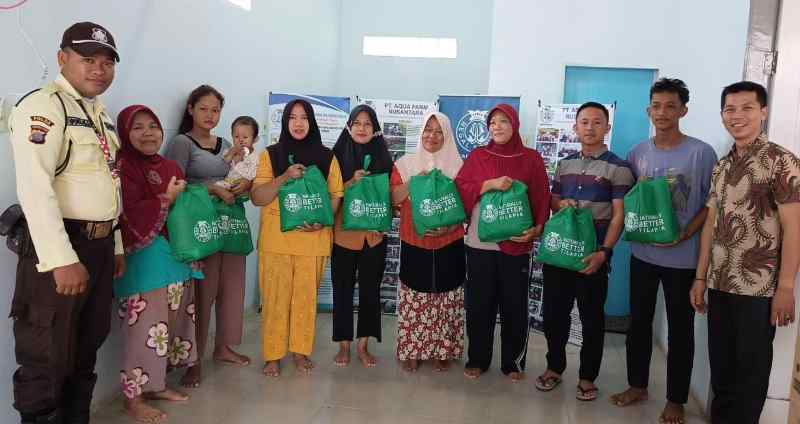 Regal Springs Indonesia PT Aqua Farm Nusantara Berbagi 350 Paket Lebaran Regal Springs Indonesia PT Aqua Farm Nusantara Berbagi 350 Paket Lebaran