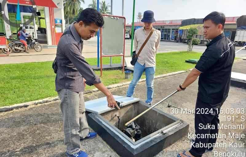 Polisi Sidak SPBU Maje Pastikan Tidak Ada Penyimpangan Polisi Sidak SPBU Maje Pastikan Tidak Ada Penyimpangan