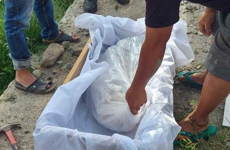 Polres Simalungun Evakuasi Potongan Tubuh Yang Diseret Banjir Bandang ke Danau Toba Polres Simalungun Evakuasi Potongan Tubuh Yang Diseret Banjir Bandang ke Danau Toba