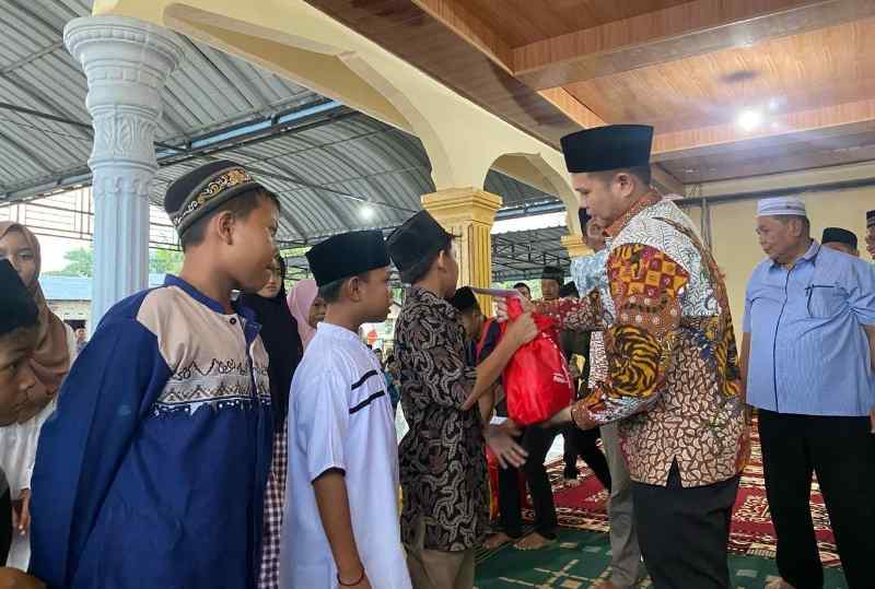 Ajak Masyarakat Berbagi, Wabup Sergai Santuni Anak Yatim dan Buka Puasa Bersama Ajak Masyarakat Berbagi, Wabup Sergai Santuni Anak Yatim dan Buka Puasa Bersama