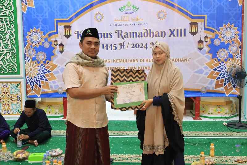 Mahasantri Ma’had Al Jami’ah UIN RIL Yunda Fratma Nisa Khatam 8 Kali dalam 16 Hari Mahasantri Ma’had Al Jami’ah UIN RIL Yunda Fratma Nisa Khatam 8 Kali dalam 16 Hari