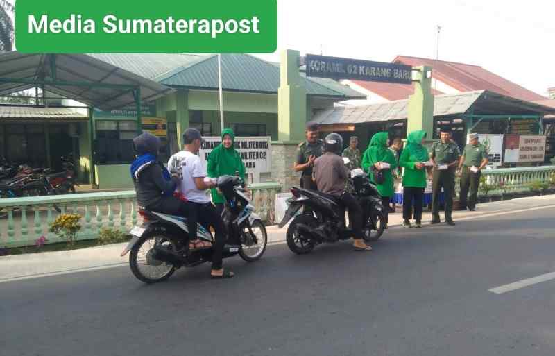 Dibulan Ramadhan Koramil 02 Karang Baru bagi Tajil kepada Masyarakat Dibulan Ramadhan Koramil 02 Karang Baru bagi Tajil kepada Masyarakat