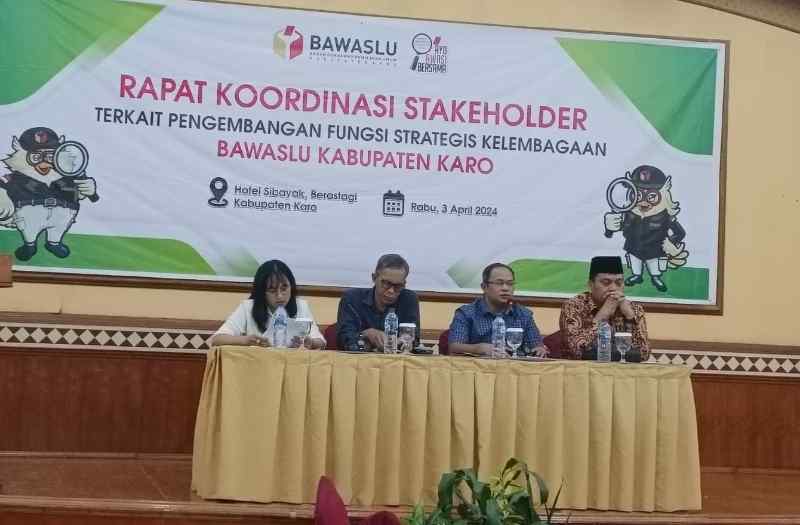 Bawaslu Karo Gelar Rapat Koordinasi Stakeholder Jelang Tahapan Pilkada Bawaslu Karo Gelar Rapat Koordinasi Stakeholder Jelang Tahapan Pilkada