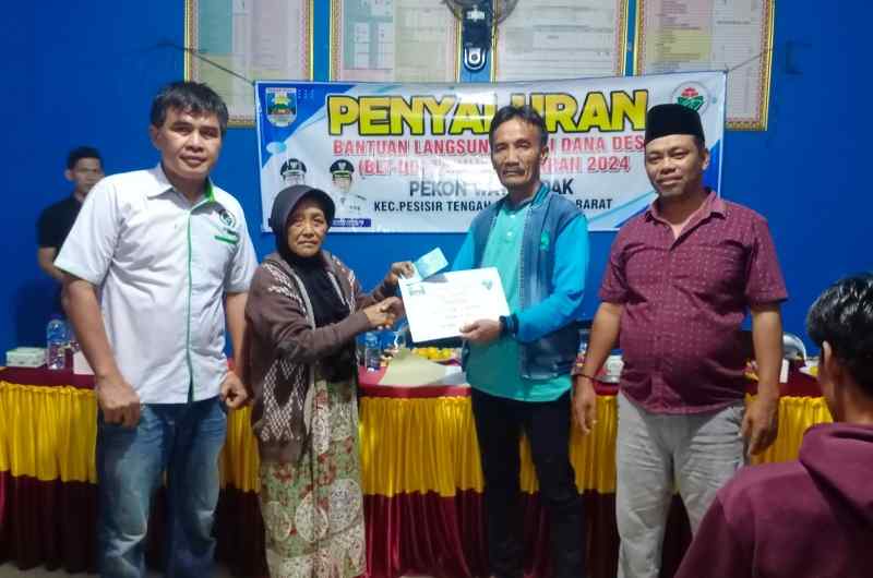 Pekon Way Redak Salurkan BLT-DD Tahap Pertama Pekon Way Redak Salurkan BLT-DD Tahap Pertama