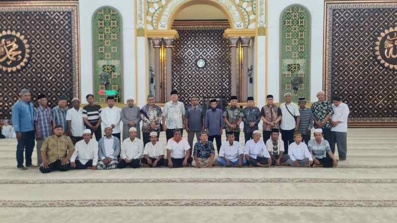 BKM Agung H. Achmad Bakrie Kisaran dan Bupati Asahan Salurkan Bantuan Kepada Anak Yatim dan Abang Becak BKM Agung H. Achmad Bakrie Kisaran dan Bupati Asahan Salurkan Bantuan Kepada Anak Yatim dan Abang Becak