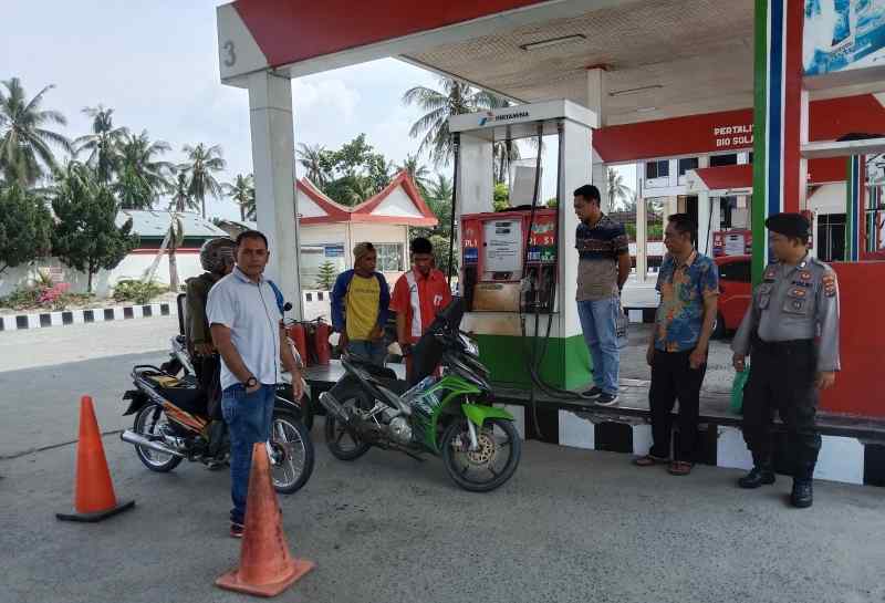 Sat Reskrim Polres Sergai Awasi SPBU di Sei Rampah Cegah Kecurangan Sat Reskrim Polres Sergai Awasi SPBU di Sei Rampah Cegah Kecurangan