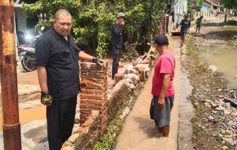 Banjir Citra Garden, Warga Harapkan Perbaikan Jalan dan Pengerukan Pasir Drainase Banjir Citra Garden, Warga Harapkan Perbaikan Jalan dan Pengerukan Pasir Drainase
