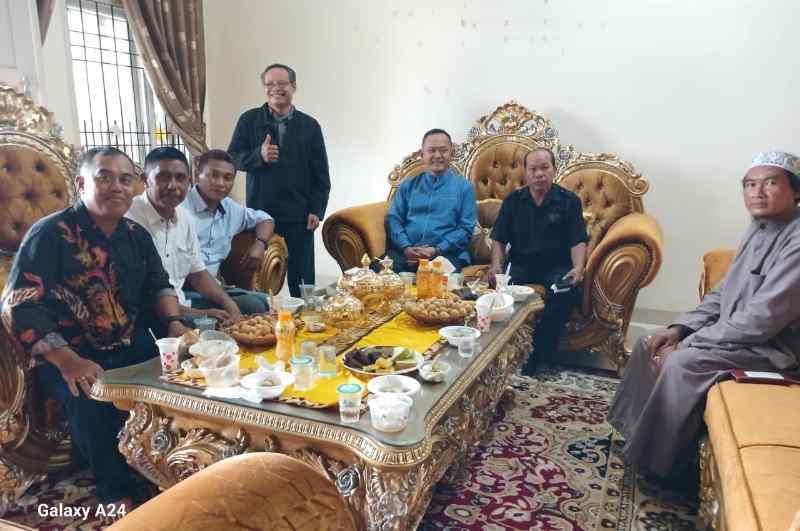 Mantan PK Golkar se-Kabupaten Pringsewu Dukung Fauzi Cabup Pringsewu dan Hanan Cagub Lampung Mantan PK Golkar se-Kabupaten Pringsewu Dukung Fauzi Cabup Pringsewu dan Hanan Cagub Lampung