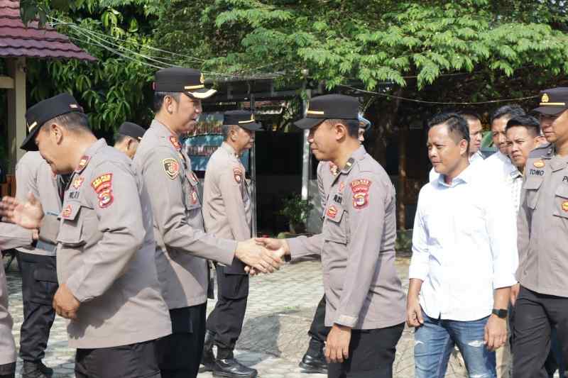 Polres Pesisir Barat Gelar Halal Bihalal Polres Pesisir Barat Gelar Halal Bihalal