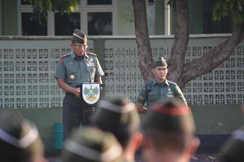 Upacara Bulanan, Danrem 043/Gatam Sampaikan Beberapa Penekanan Panglima TNI Upacara Bulanan, Danrem 043/Gatam Sampaikan Beberapa Penekanan Panglima TNI