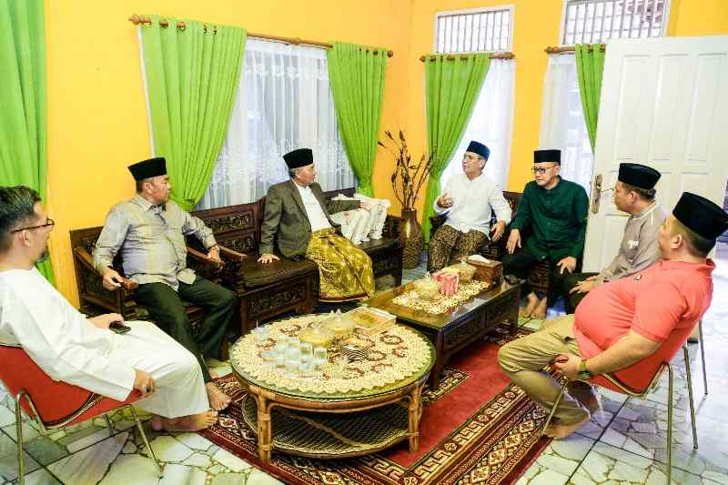 Pj Bupati Apriyadi Door to Door Sowan ke Tomas di Sekayu Pj Bupati Apriyadi Door to Door Sowan ke Tomas di Sekayu