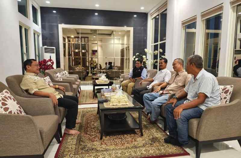 Balongub Ir. Hanan A. Rozak Terima Pengurus APMIKIMMDO Lampung di Kediamannya Balongub Ir. Hanan A. Rozak Terima Pengurus APMIKIMMDO Lampung di Kediamannya