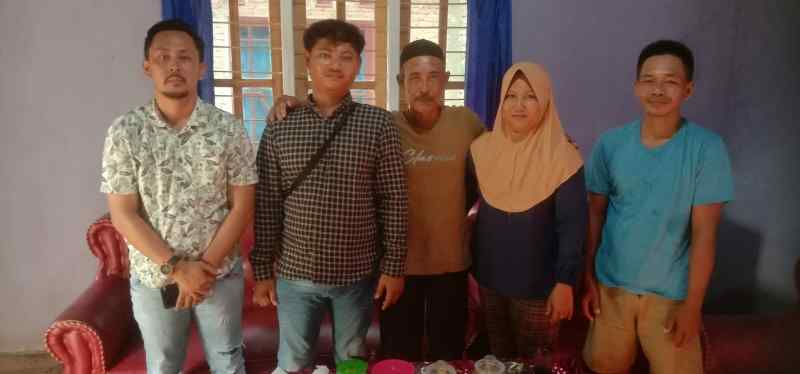 Kisah Idris, Anak Asal Lamtim Kembali Bertemu Sang Ayah Setelah Berpisah 24 Tahun Kisah Idris, Anak Asal Lamtim Kembali Bertemu Sang Ayah Setelah Berpisah 24 Tahun