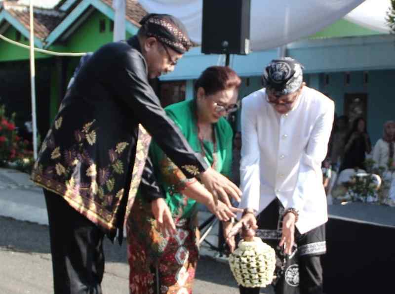 Gelaran Sesaji Rewanda 2024 di Goa Kreo Berlangsung Meriah Gelaran Sesaji Rewanda 2024 di Goa Kreo Berlangsung Meriah