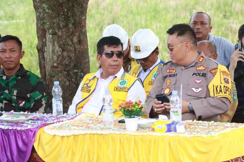 Kapolres Bersama Forkopimda Lakukan Pengecekan Pembangunan Jalur Penghubung Antar Desa Kapolres Bersama Forkopimda Lakukan Pengecekan Pembangunan Jalur Penghubung Antar Desa