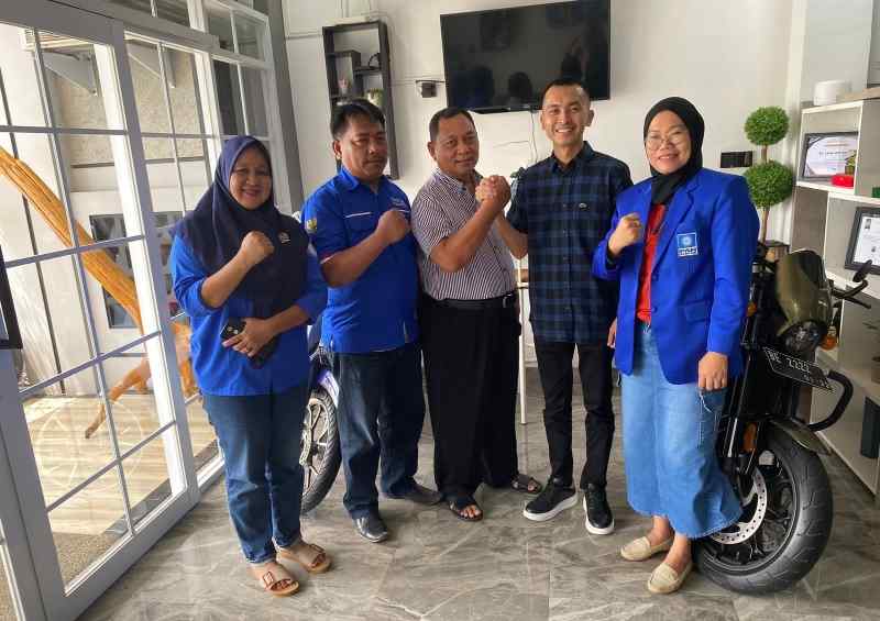 PAN Pesawaran Sudah Punya Bacabup & Terus Jalin Komunikasi Politik dengan Partai Lain PAN Pesawaran Sudah Punya Bacabup & Terus Jalin Komunikasi Politik dengan Partai Lain