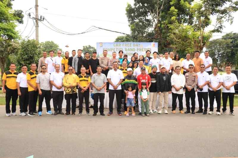Kaban Kesbangpol Saut Sinurat Mewakili Pj Bupati Tuba Mengikuti Acara Car Free Day, Kaban Kesbangpol Saut Sinurat Mewakili Pj Bupati Tuba Mengikuti Acara Car Free Day,