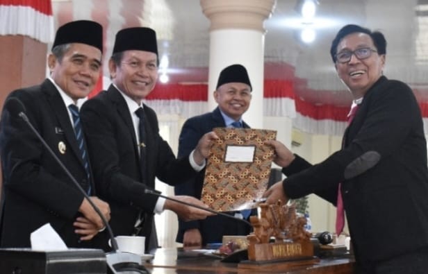 Wabup Ardani Hadiri Rapat Paripurna V DPRD Kab. Ogan Ilir Tahun Sidang 2024 Wabup Ardani Hadiri Rapat Paripurna V DPRD Kab. Ogan Ilir Tahun Sidang 2024