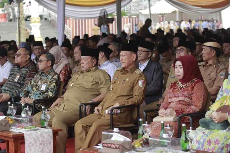 Pj. Bupati Drs Qudrotul Ikhwan beserta ASN Tuba Hadiri Halal Bihalal dengan Gubernur Lampung Pj. Bupati Drs Qudrotul Ikhwan beserta ASN Tuba Hadiri Halal Bihalal dengan Gubernur Lampung