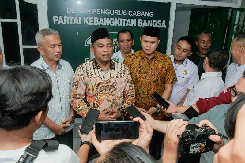 Darma Wijaya dan Adlin Tambunan Daftar Balon Bupati Sergai ke PKB dan Hanura Darma Wijaya dan Adlin Tambunan Daftar Balon Bupati Sergai ke PKB dan Hanura