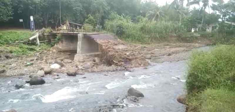 Putus karena Banjir, Warga Harap Jembatan Bronjong Diperbaiki Putus karena Banjir, Warga Harap Jembatan Bronjong Diperbaiki