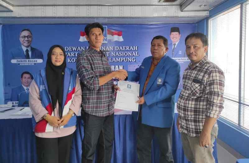 Dr Imam Hari Ini Daftar ke PAN dan Nasdem Untuk Walikota/Wakil Walikota Bandar Lampung Dr Imam Hari Ini Daftar ke PAN dan Nasdem Untuk Walikota/Wakil Walikota Bandar Lampung