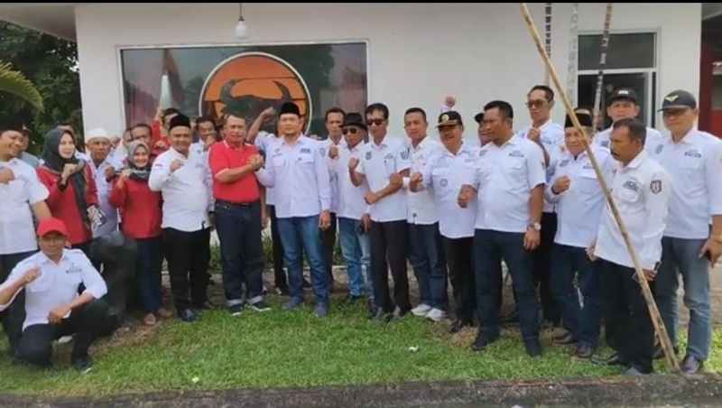 Jevi Hardi Sofyan Maju Bacawabup 2024 “Ingin Membangun Pringsewu Lebih Baik Lagi” Jevi Hardi Sofyan Maju Bacawabup 2024 “Ingin Membangun Pringsewu Lebih Baik Lagi”