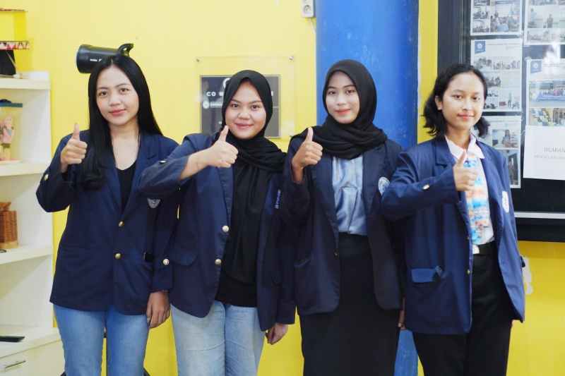 “Ins-cake and Pastry” Usaha Kue Jadul Mahasiswi Darmajaya ini Lolos P2MW 2024 “Ins-cake and Pastry” Usaha Kue Jadul Mahasiswi Darmajaya ini Lolos P2MW 2024