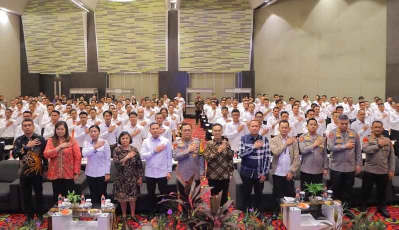 Kapolda Buka Pelatihan Bimbingan Teknis UU ITE Mengenai Kejahatan Digital Kapolda Buka Pelatihan Bimbingan Teknis UU ITE Mengenai Kejahatan Digital