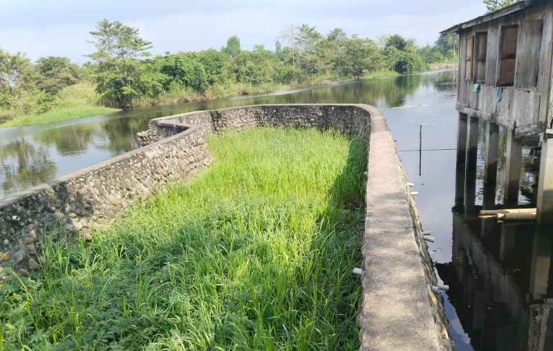Masyarakat Curiga & Mempertanyakan Sudah 5 Tahun Pembangunan TPT Masih Terbengkalai? Masyarakat Curiga & Mempertanyakan Sudah 5 Tahun Pembangunan TPT Masih Terbengkalai?