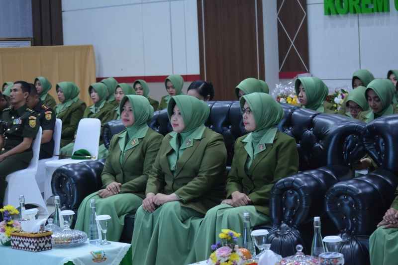 Danrem Berharap Persit KCK Dapat Membantu Atasi Kesulitan dan Tingkatkan Kesejahteraan Danrem Berharap Persit KCK Dapat Membantu Atasi Kesulitan dan Tingkatkan Kesejahteraan